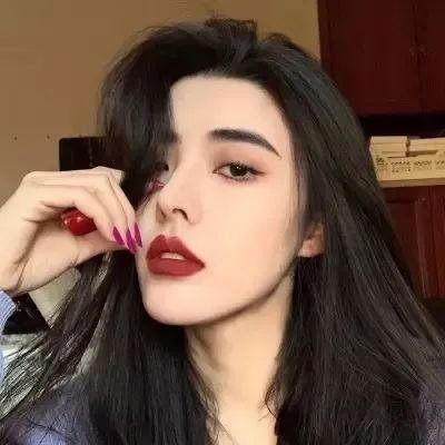 谜一样的双眼